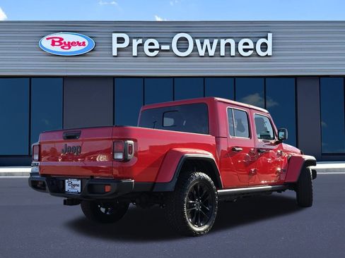 Used 2024 Jeep Gladiator Sport image 7