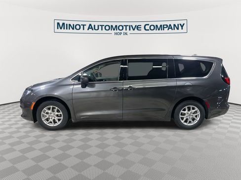 Used 2023 Chrysler Voyager LX FWD image 5
