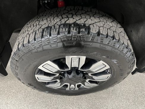 Used 2024 GMC Sierra 3500 Denali image 18