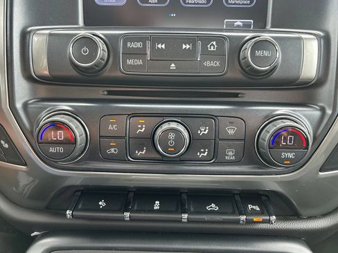 Used 2018 Chevrolet Silverado 1500 LT w/ All Star Edition RWD image 29