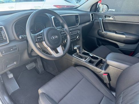 Used 2022 Kia Sportage LX image 11