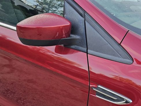 Used 2018 Ford Escape SE image 9