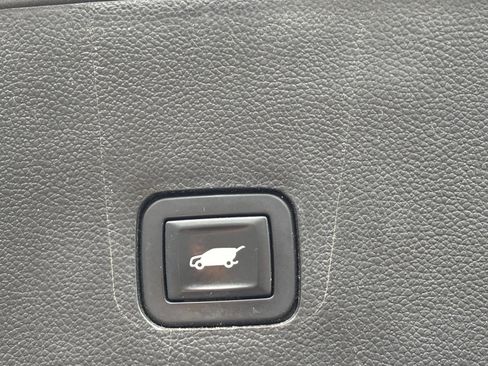 Used 2019 Chevrolet Traverse LT FWD image 6