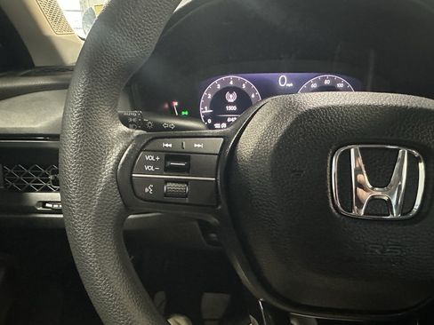Used 2023 Honda Accord EX image 10