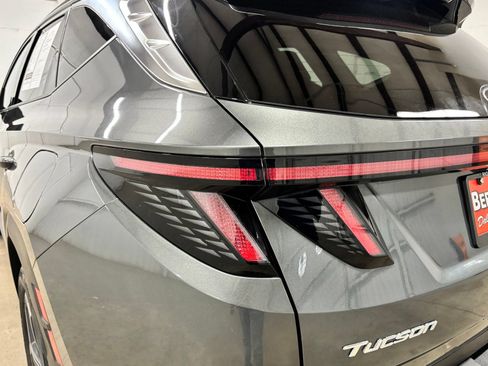 Certified 2022 Hyundai Tucson Limited FWD image 7