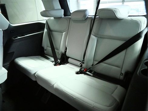 Certified 2025 Ford Expedition Platinum w/ Driver's Package image 16