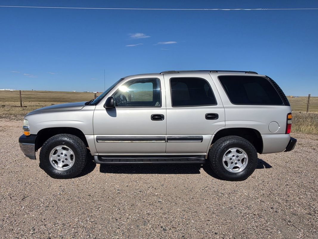 Used 2004 Chevrolet Tahoe LS w/ Preferred Equipment Group AWD/4WD image 2