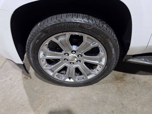 Used 2018 GMC Yukon XL SLT w/ Premium Edition AWD/4WD image 23