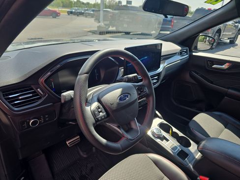 Used 2023 Ford Escape ST-Line w/ Tech Pack #1 AWD/4WD image 10