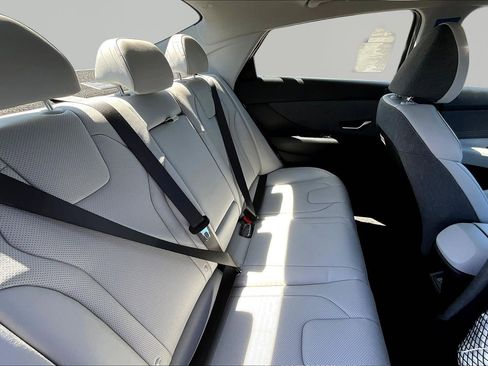 New 2026 Hyundai Elantra Limited FWD image 19