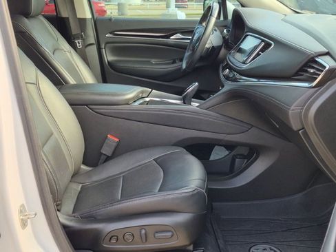 Used 2021 Buick Enclave Avenir w/ LPO, Cargo Package FWD image 22