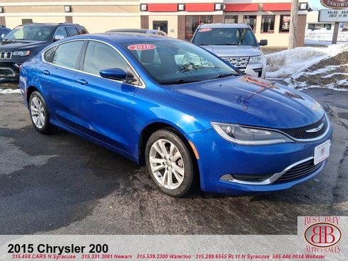 Used 2015 Chrysler 200 Limited w/ Convenience Group image 1