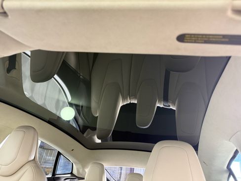 Used 2018 Tesla Model S 100D image 23