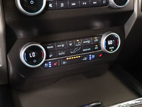 Used 2021 Ford Expedition XLT AWD/4WD image 8