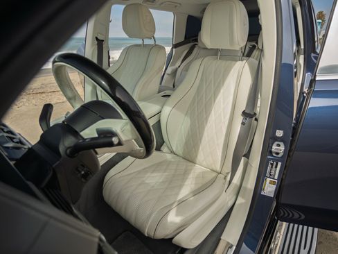 Used 2024 Mercedes-Benz Maybach GLS 600 4MATIC image 28