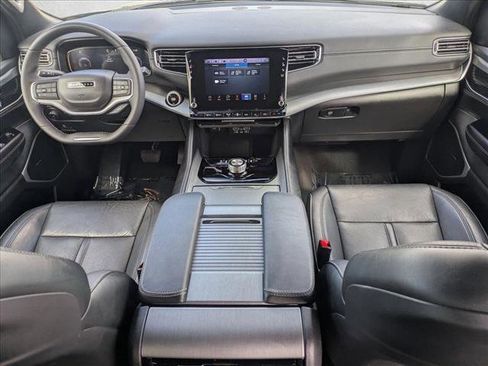 Used 2024 Jeep Wagoneer Series II image 18