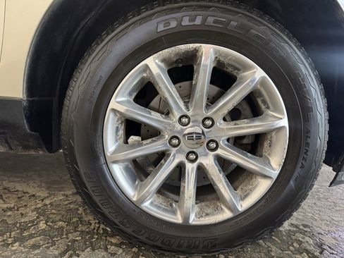 Used 2011 Lincoln MKX AWD w/ 101A Rapid Spec Order Code image 29