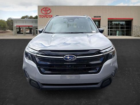 Used 2025 Subaru Forester Touring w/ Touring Package image 2