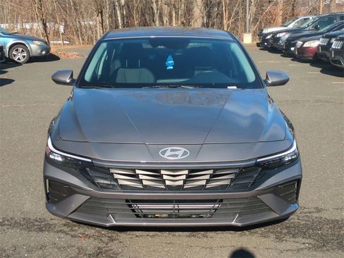 Used 2024 Hyundai Elantra SE image 8