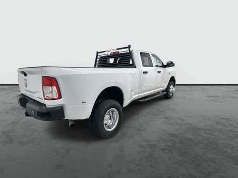 Used 2022 RAM 3500 Tradesman w/ Chrome Appearance Group AWD/4WD image 4