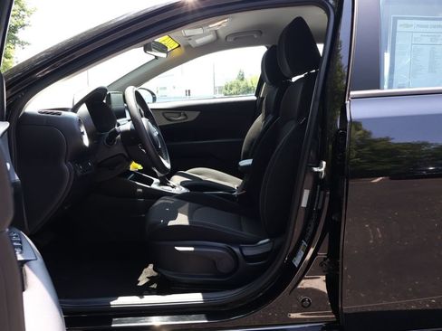 Used 2024 Kia Forte LXS FWD image 29