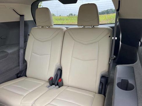 Used 2022 Cadillac XT6 Premium Luxury image 7