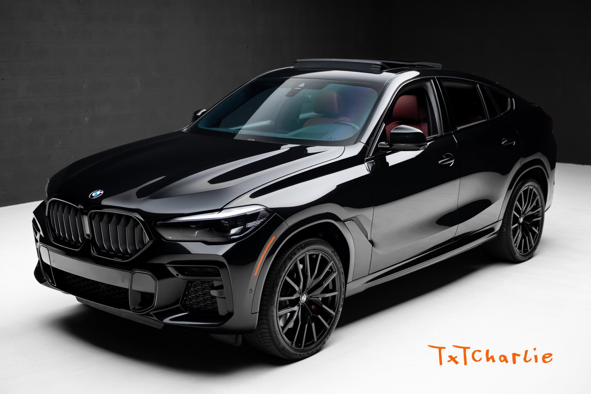 Used 2022 BMW X6 M50i w/ Premium Package AWD/4WD image 1