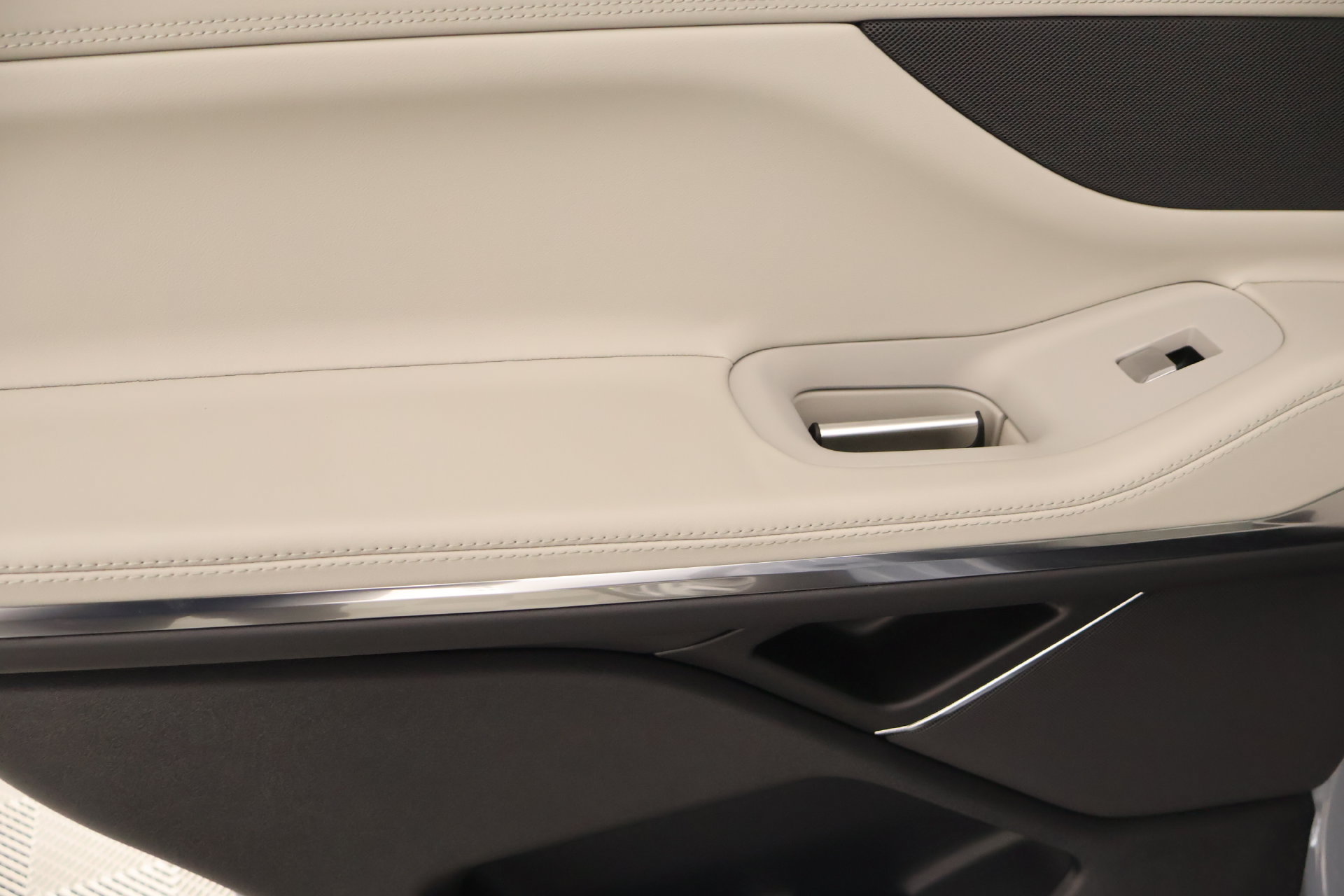 New 2026 Lincoln Navigator Premiere AWD/4WD image 18