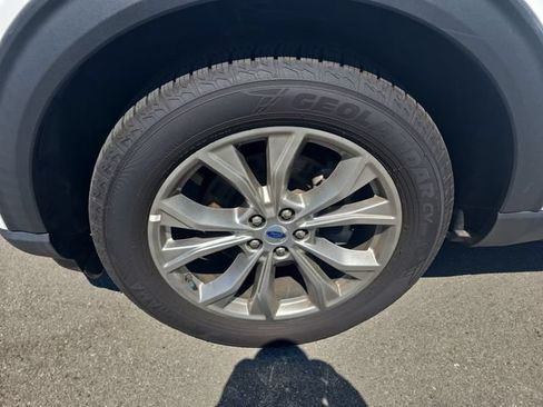 Used 2023 Ford Explorer Limited AWD/4WD image 10