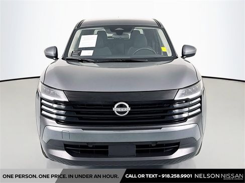 Certified 2025 Nissan Kicks SV image 2