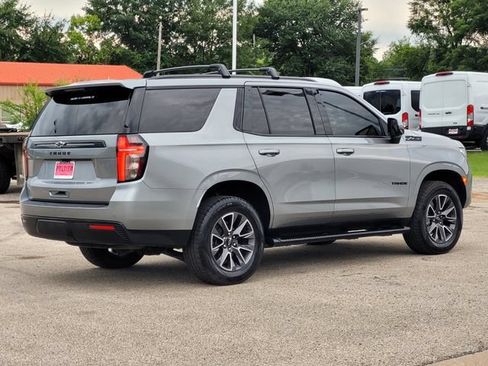Used 2023 Chevrolet Tahoe Z71 w/ Luxury Package AWD/4WD image 4