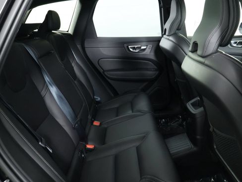 Certified 2024 Volvo XC60 T8 Ultimate w/ Climate Package AWD/4WD image 30