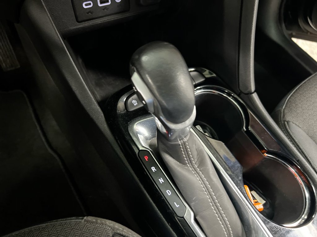 Used 2023 Buick Encore GX Preferred FWD image 17
