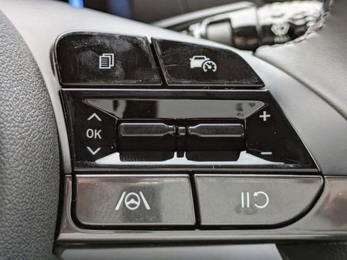 Certified 2025 Hyundai Elantra SEL FWD image 26