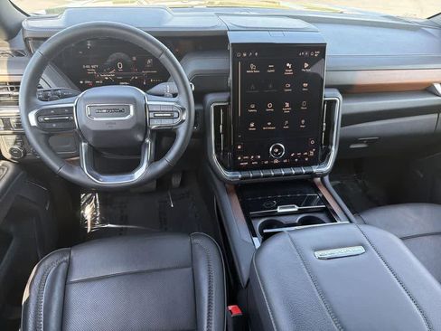 Used 2025 GMC Yukon Denali image 9