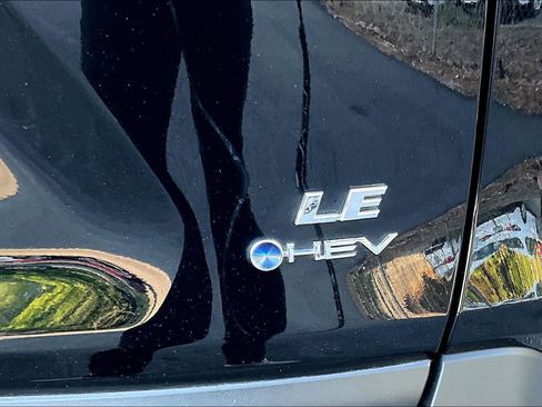 Certified 2025 Toyota RAV4 LE image 10