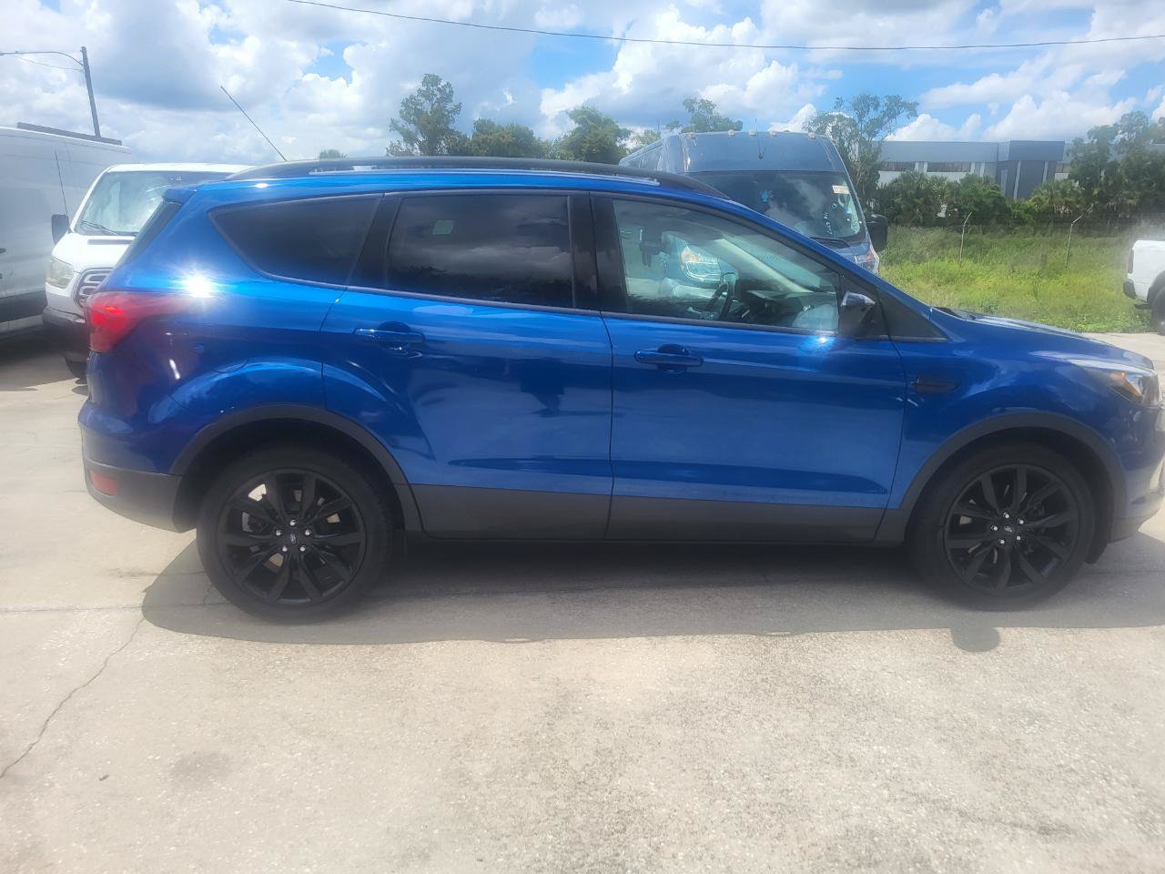 Used 2019 Ford Escape SE w/ SE Sport Appearance Package AWD/4WD image 11