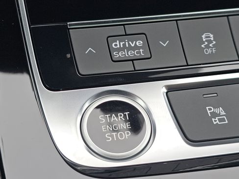 New 2026 Audi Q8 Premium image 25