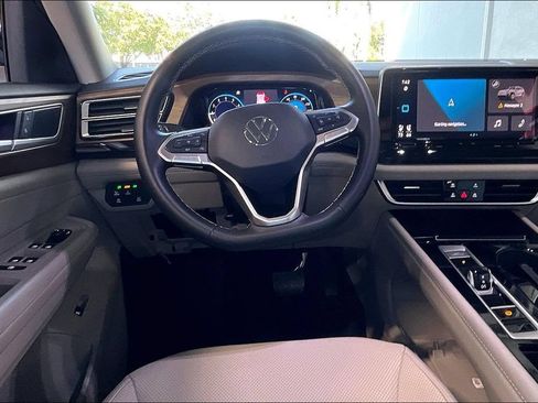 Used 2026 Volkswagen Atlas SE AWD/4WD image 5