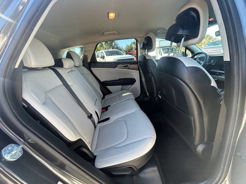 Used 2024 Kia Sportage EX FWD image 29