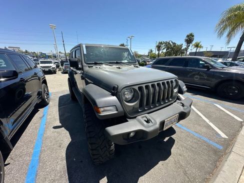 Used 2018 Jeep Wrangler Unlimited Sport S AWD/4WD image 2