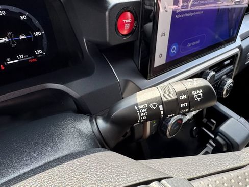 Used 2026 Toyota 4Runner TRD Off-Road Premium AWD/4WD image 32