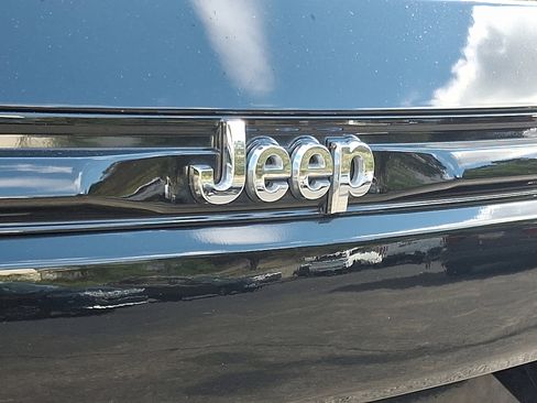Certified 2023 Jeep Grand Cherokee Limited image 29