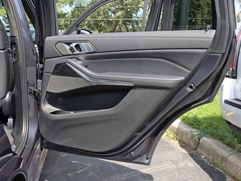 Used 2022 BMW X7 M50i w/ Executive Package AWD/4WD image 42