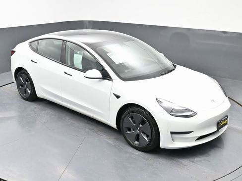 Used 2023 Tesla Model 3 Standard Range image 45