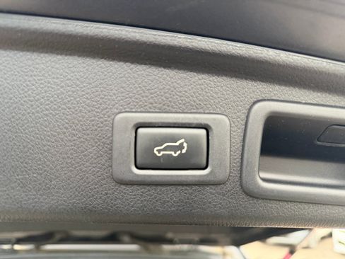 Used 2015 Subaru Forester 2.5i Limited image 57