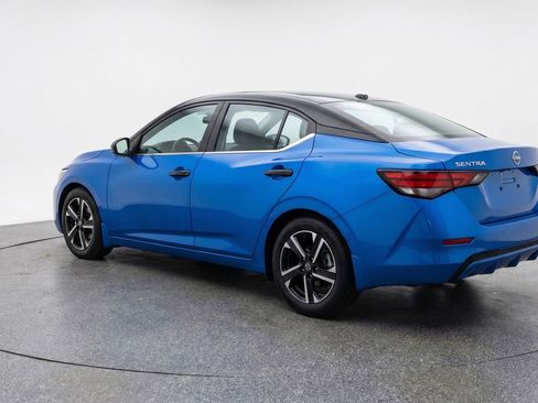 Used 2025 Nissan Sentra SV FWD image 6