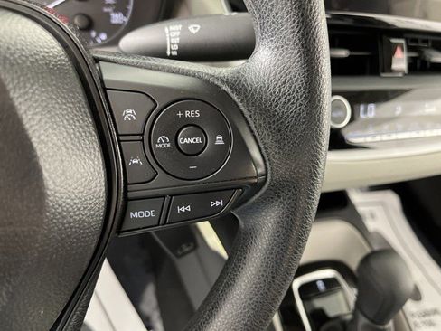 Used 2025 Toyota Corolla LE FWD image 18