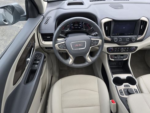 Used 2024 GMC Terrain Denali w/ Denali Premium Package AWD/4WD image 27