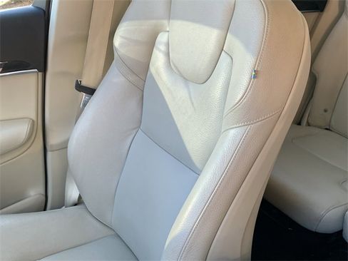 Used 2018 Volvo XC90 T6 Momentum w/ Convenience Package image 47
